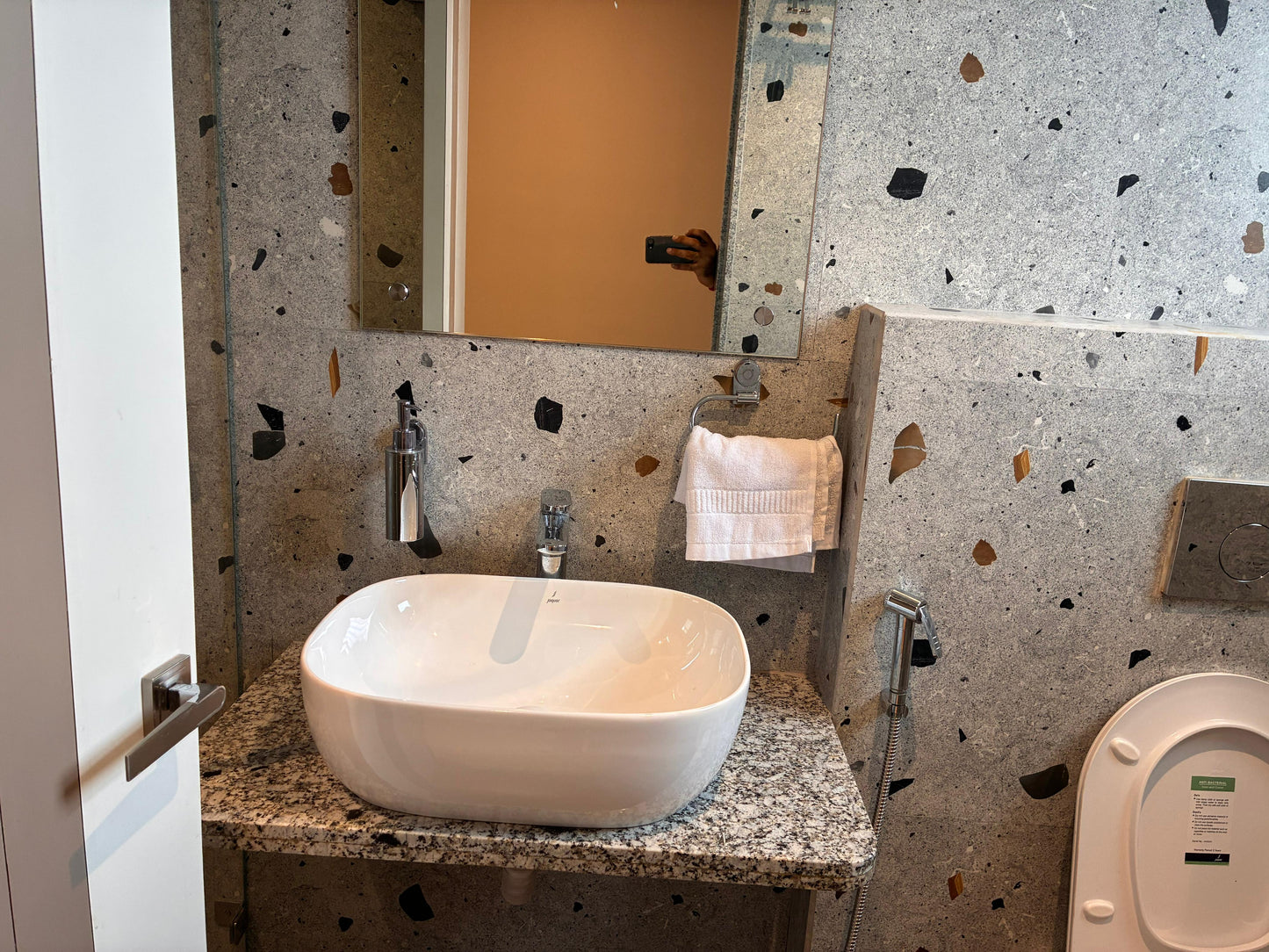 Standard Deluxe Hotel Room - Twin Beds with Premium Amenities